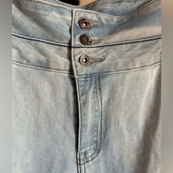 Sailor Jeans in Lightwash Wide-leg Size 16 - Picture 16 of 16